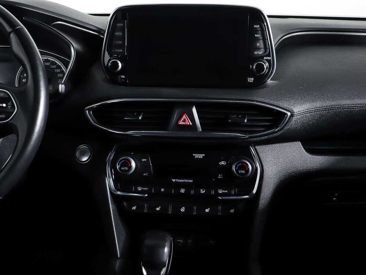 Hyundai Santa Fe с пробегом — 2018 год. Фото: #12