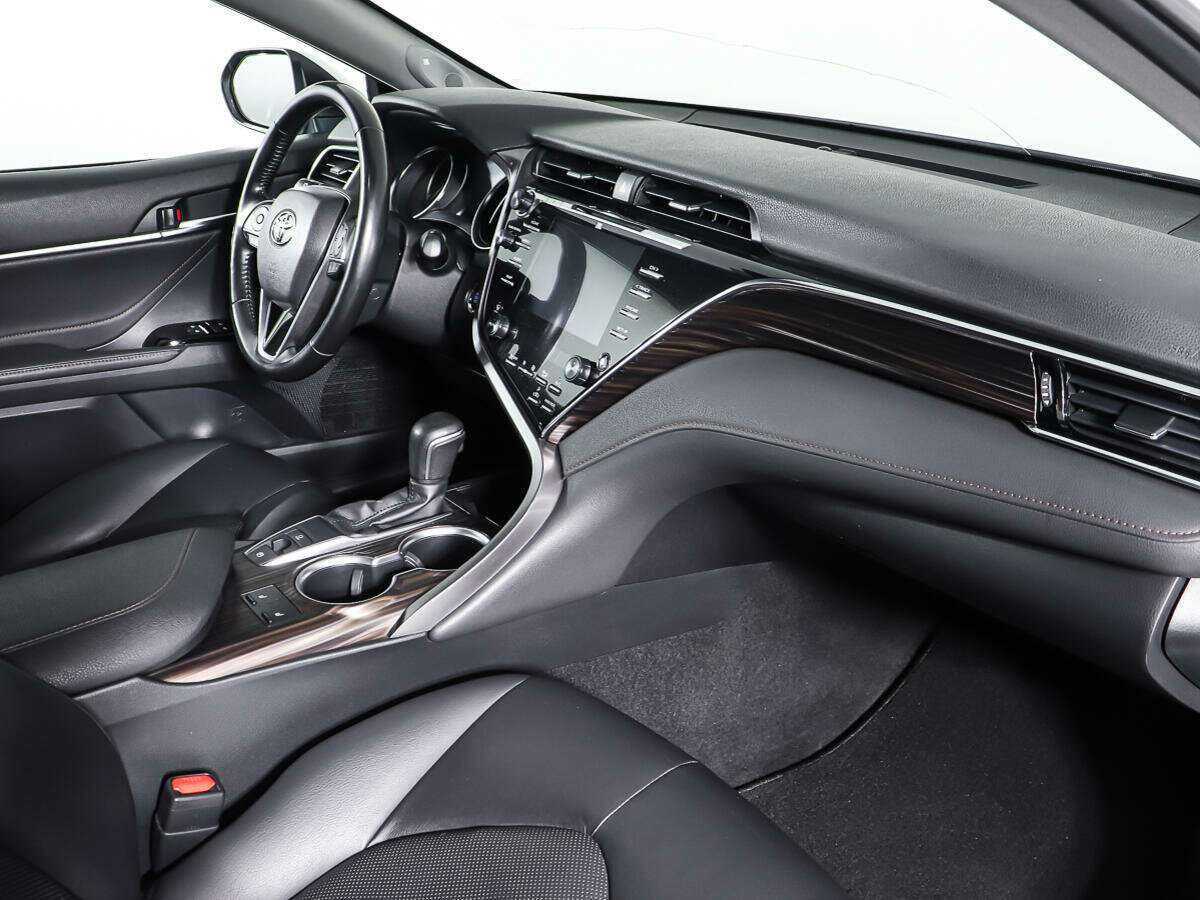 Toyota Camry с пробегом — 2019 год. Фото: #8
