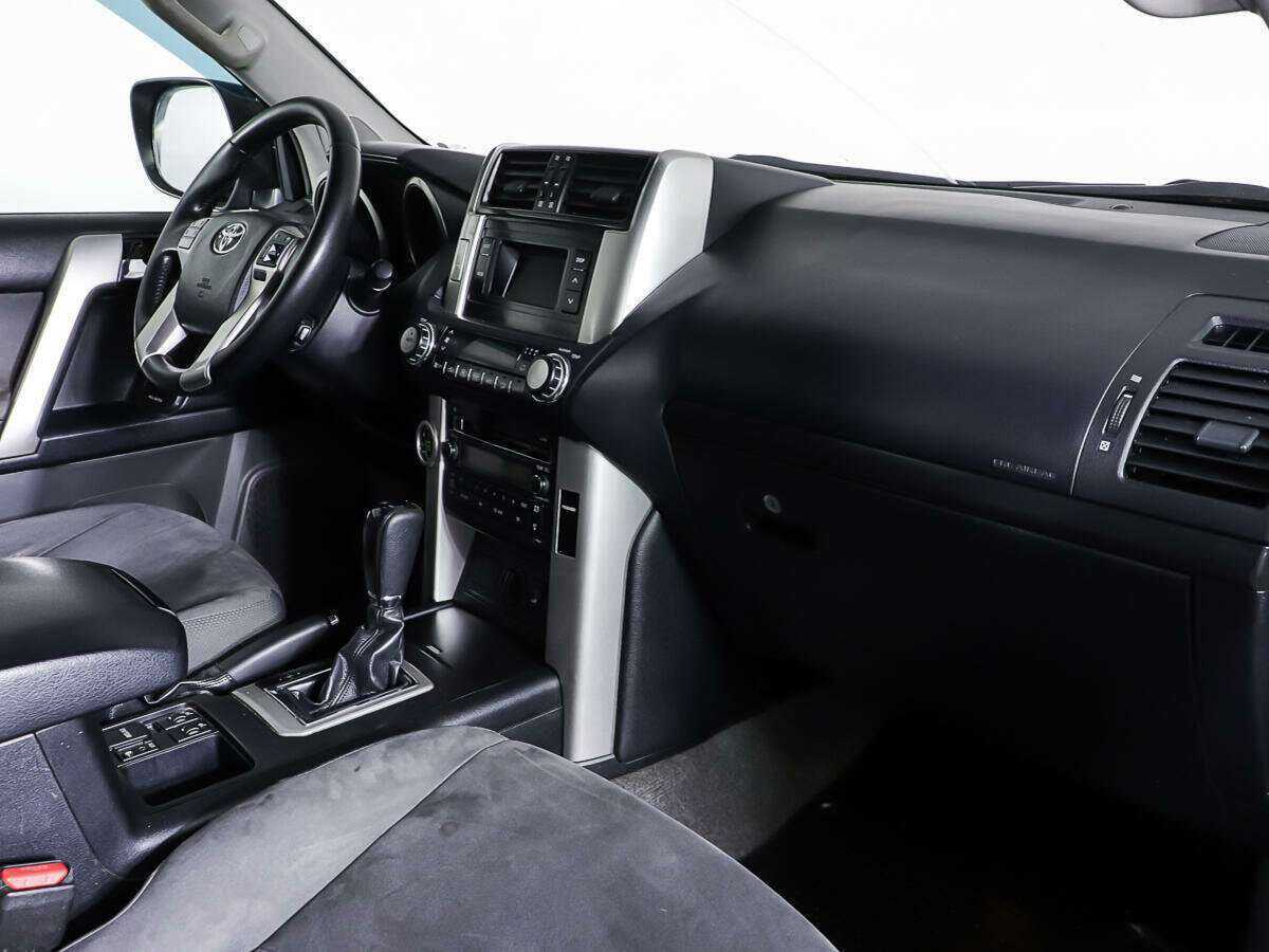 Toyota Land Cruiser Prado с пробегом — 2012 год. Фото: #8