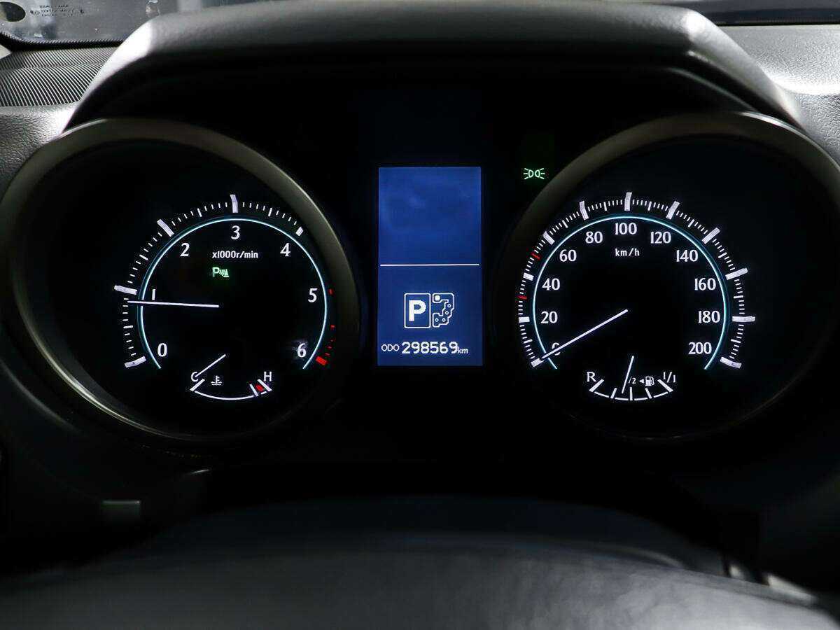 Toyota Land Cruiser Prado с пробегом — 2012 год. Фото: #13