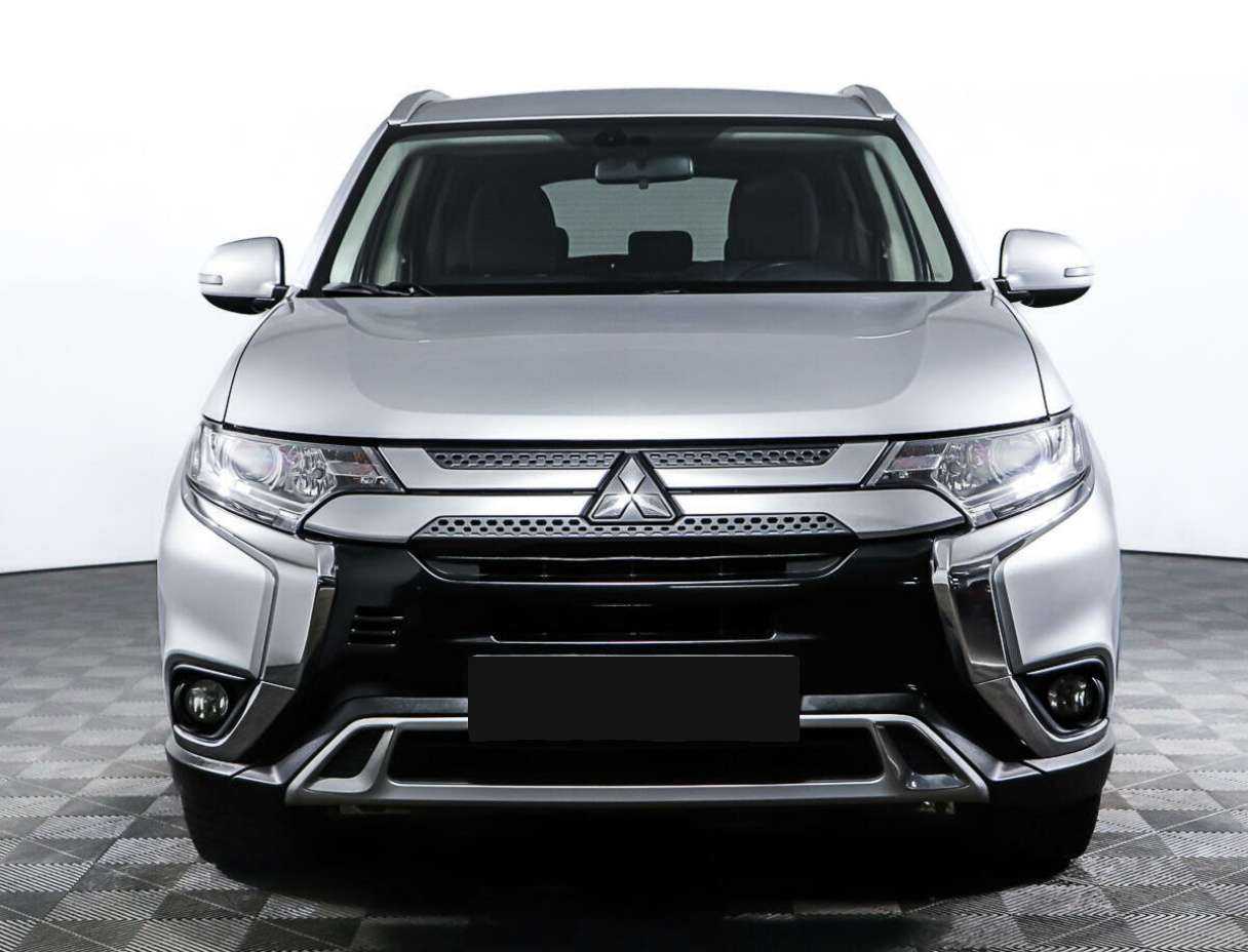 Mitsubishi Outlander с пробегом — 2019 год. Фото: #1