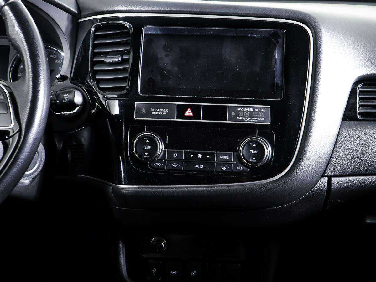 Mitsubishi Outlander с пробегом — 2019 год. Фото: #11