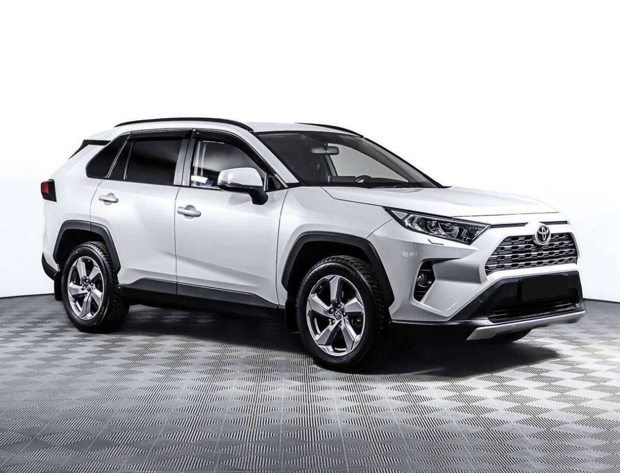 Toyota RAV4 с пробегом — 2020 год. Фото: #2