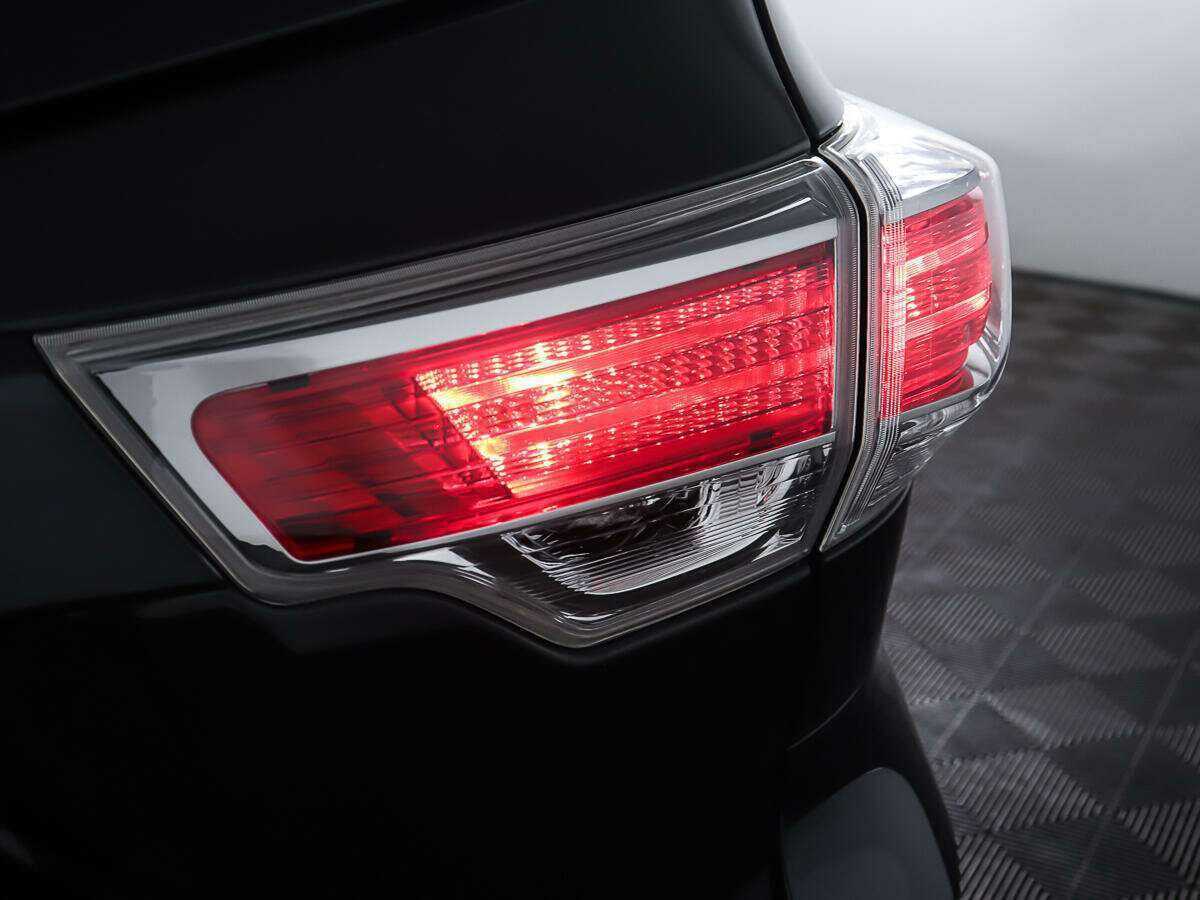 Toyota Highlander с пробегом — 2014 год. Фото: #23