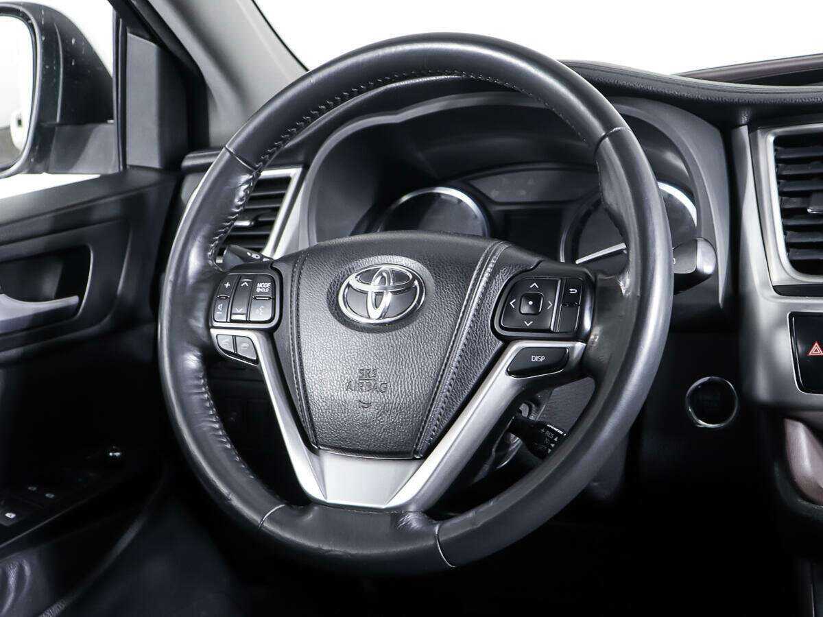 Toyota Highlander с пробегом — 2014 год. Фото: #14