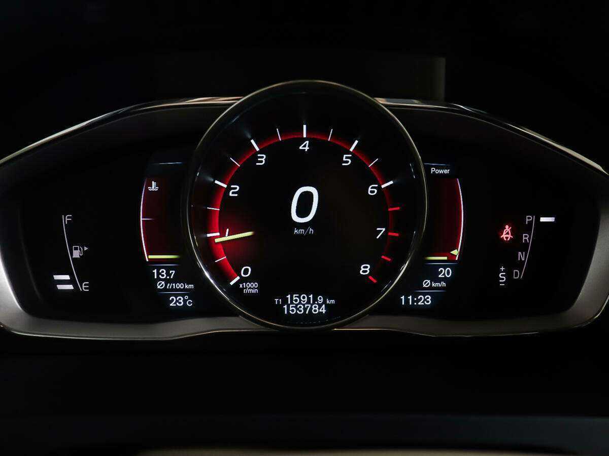 Volvo S60 с пробегом — 2014 год. Фото: #13