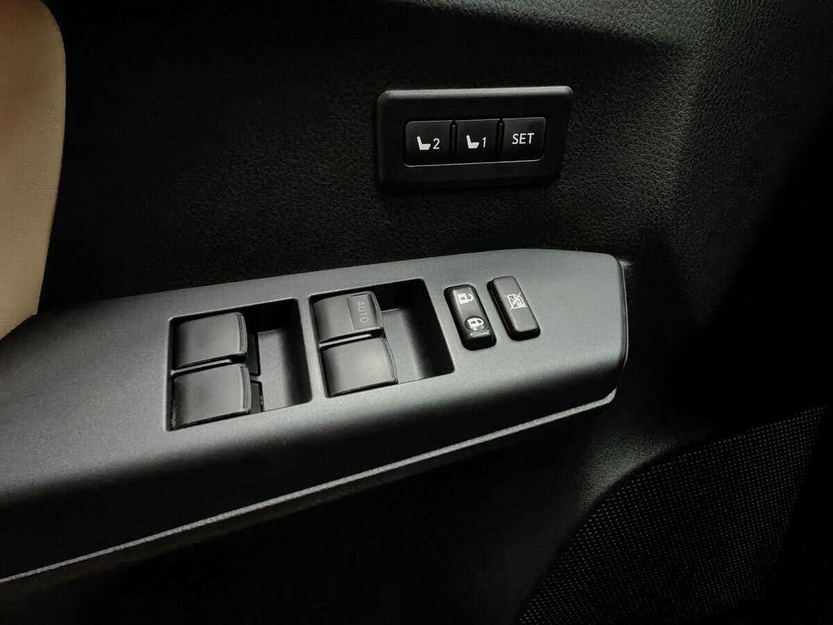 Toyota RAV4 с пробегом — 2017 год. Фото: #18