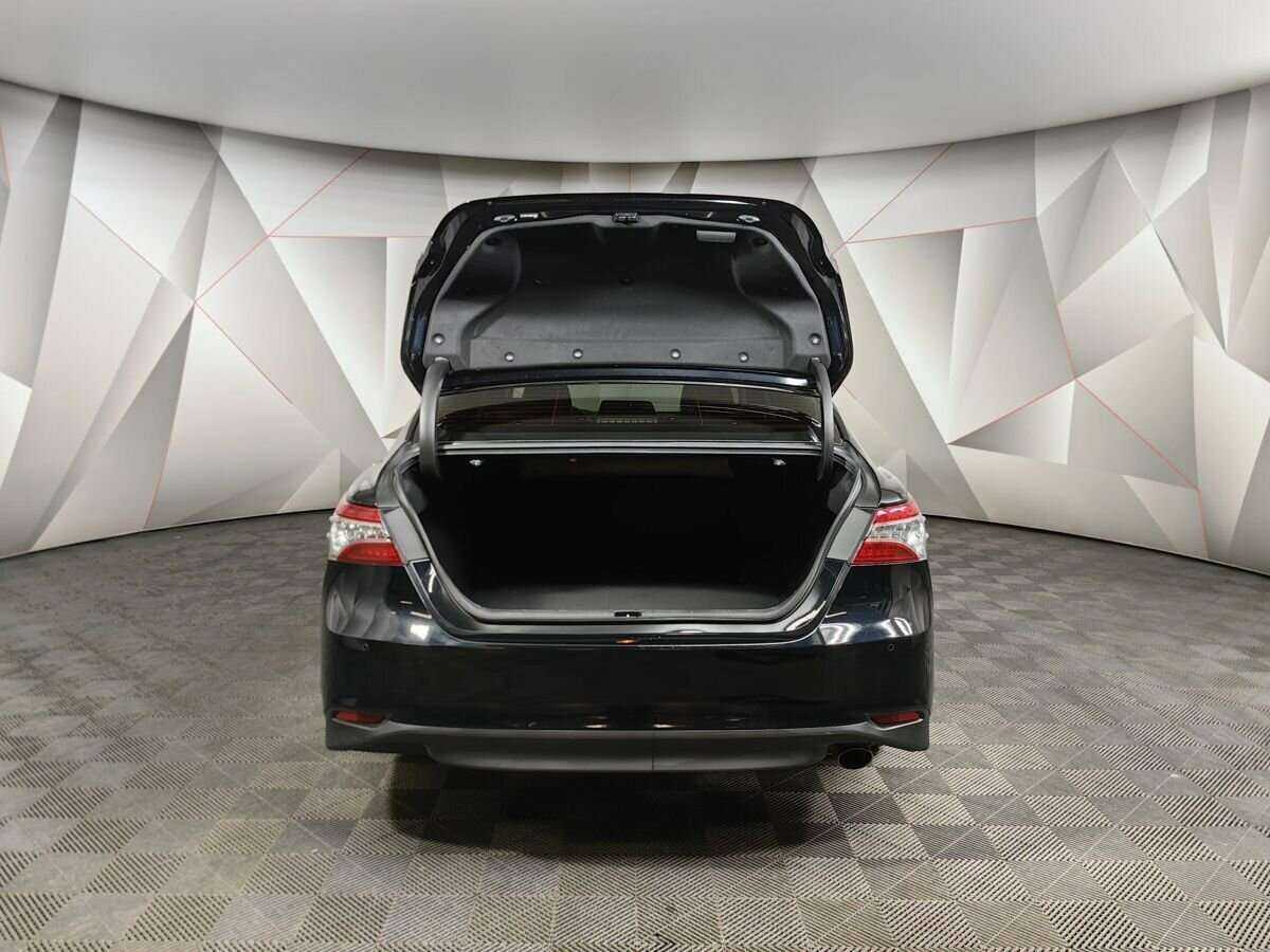 Toyota Camry с пробегом — 2020 год. Фото: #17