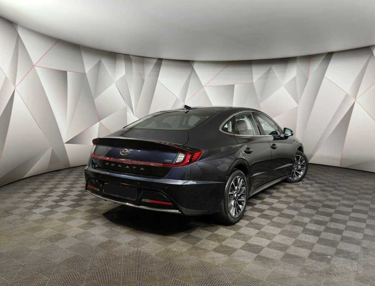 Hyundai Sonata с пробегом — 2022 год. Фото: #1