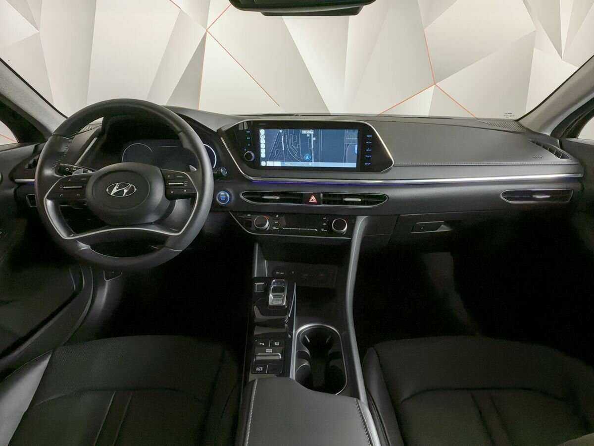 Hyundai Sonata с пробегом — 2022 год. Фото: #9
