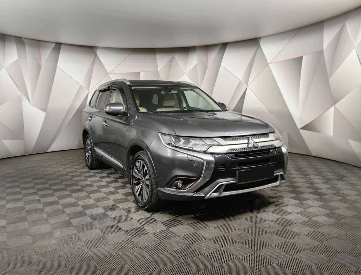 Mitsubishi Outlander с пробегом — 2019 год. Фото: #2
