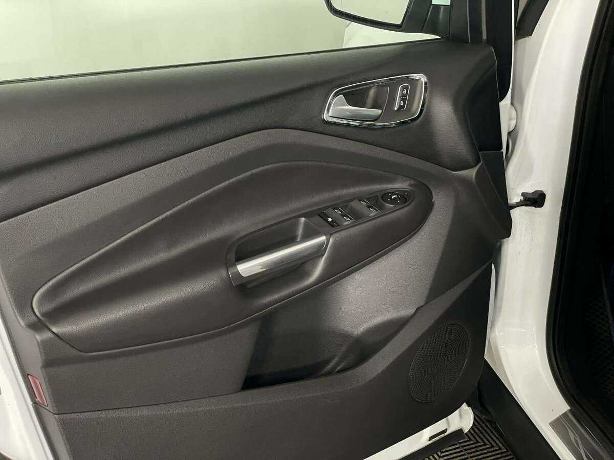 Ford Kuga с пробегом — 2015 год. Фото: #6