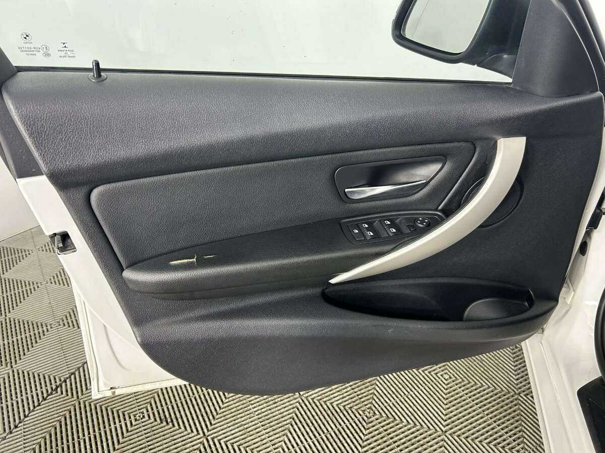 BMW 3 серии с пробегом — 2014 год. Фото: #7