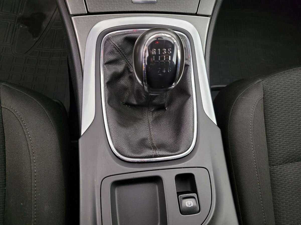 Opel Insignia с пробегом — 2013 год. Фото: #12