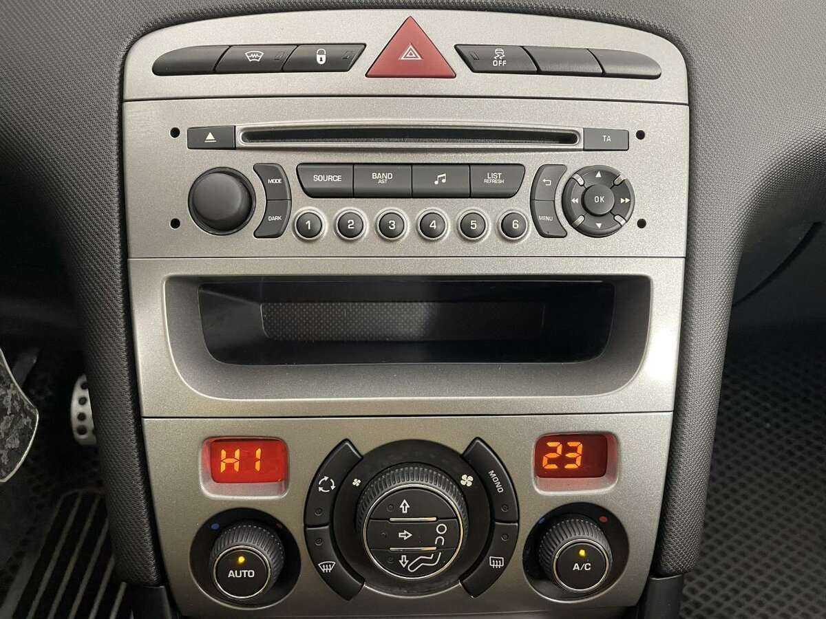 Peugeot 408 с пробегом — 2016 год. Фото: #11