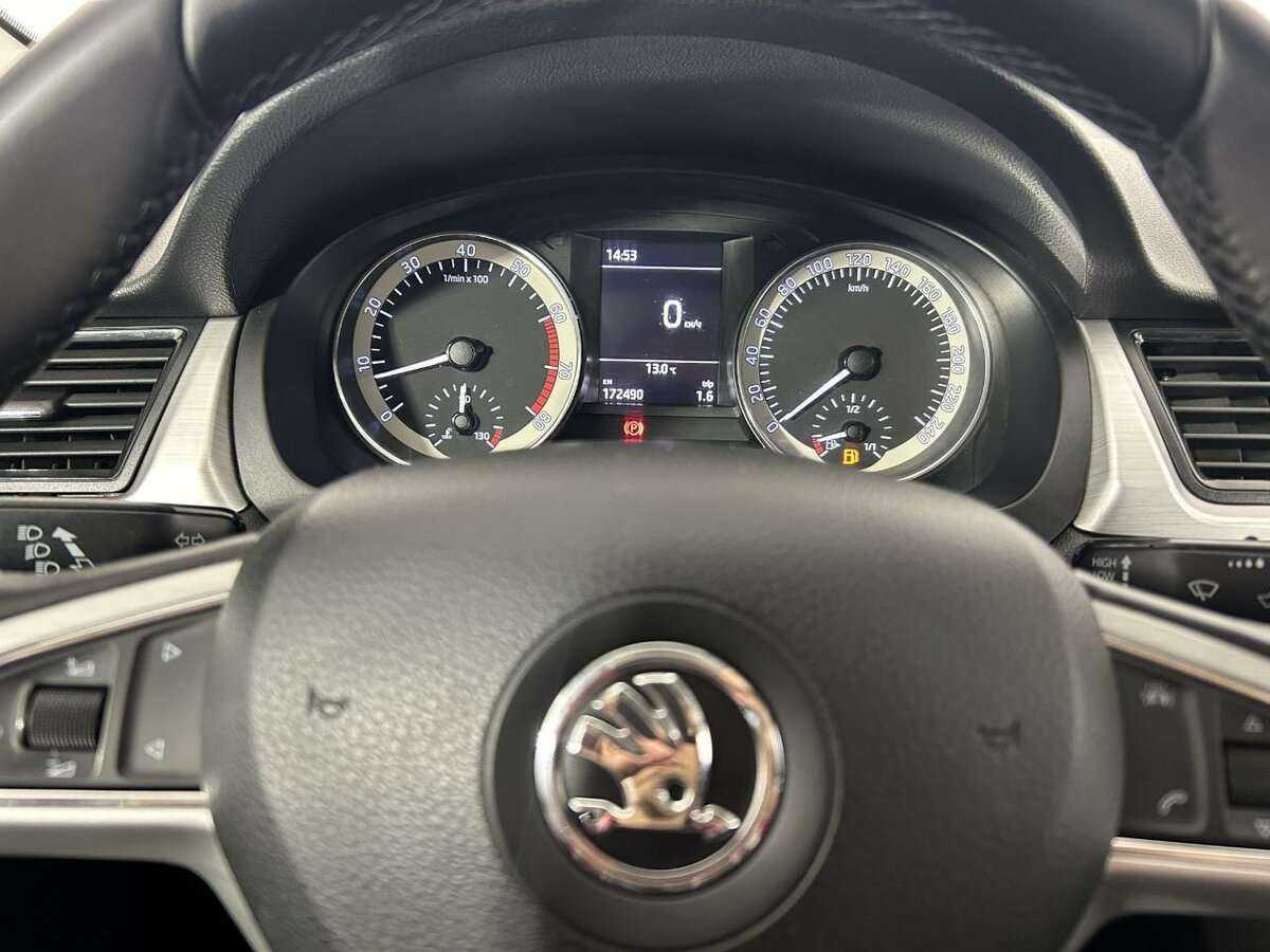 Skoda Rapid с пробегом — 2016 год. Фото: #10