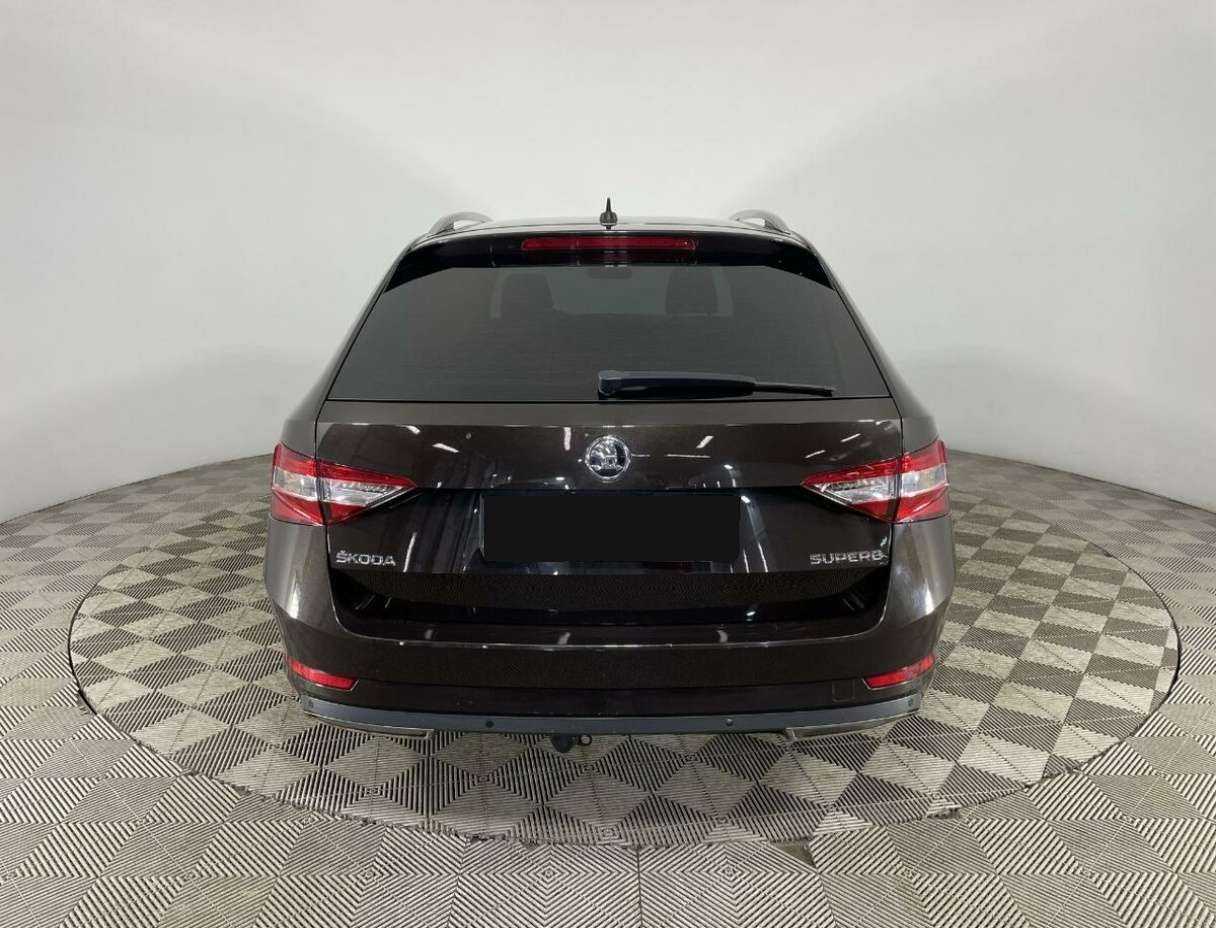 Skoda Superb с пробегом — 2016 год. Фото: #1