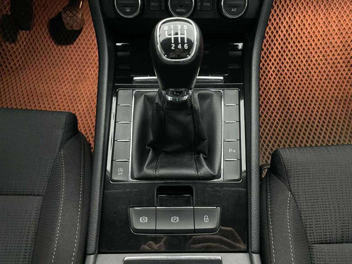 Skoda Superb с пробегом — 2016 год. Фото: #11