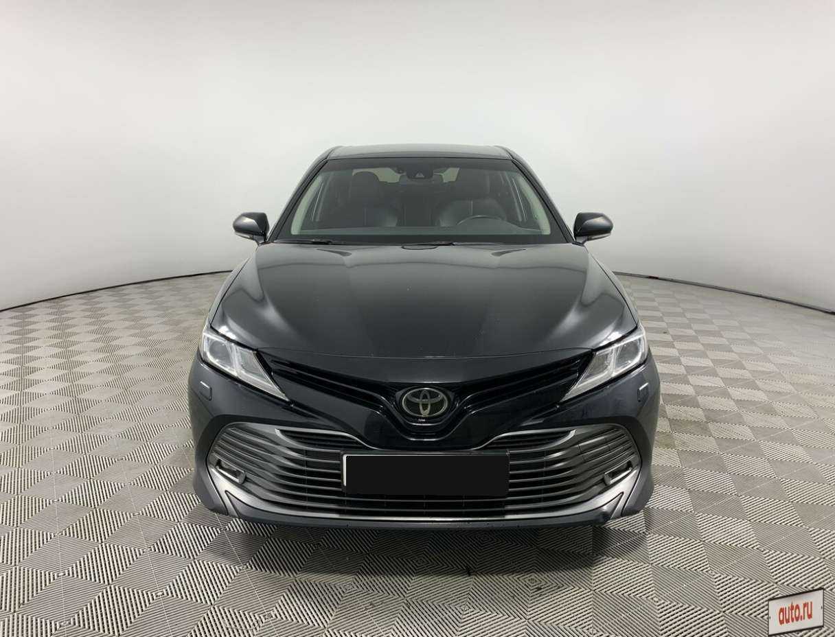 Toyota Camry с пробегом — 2019 год. Фото: #1