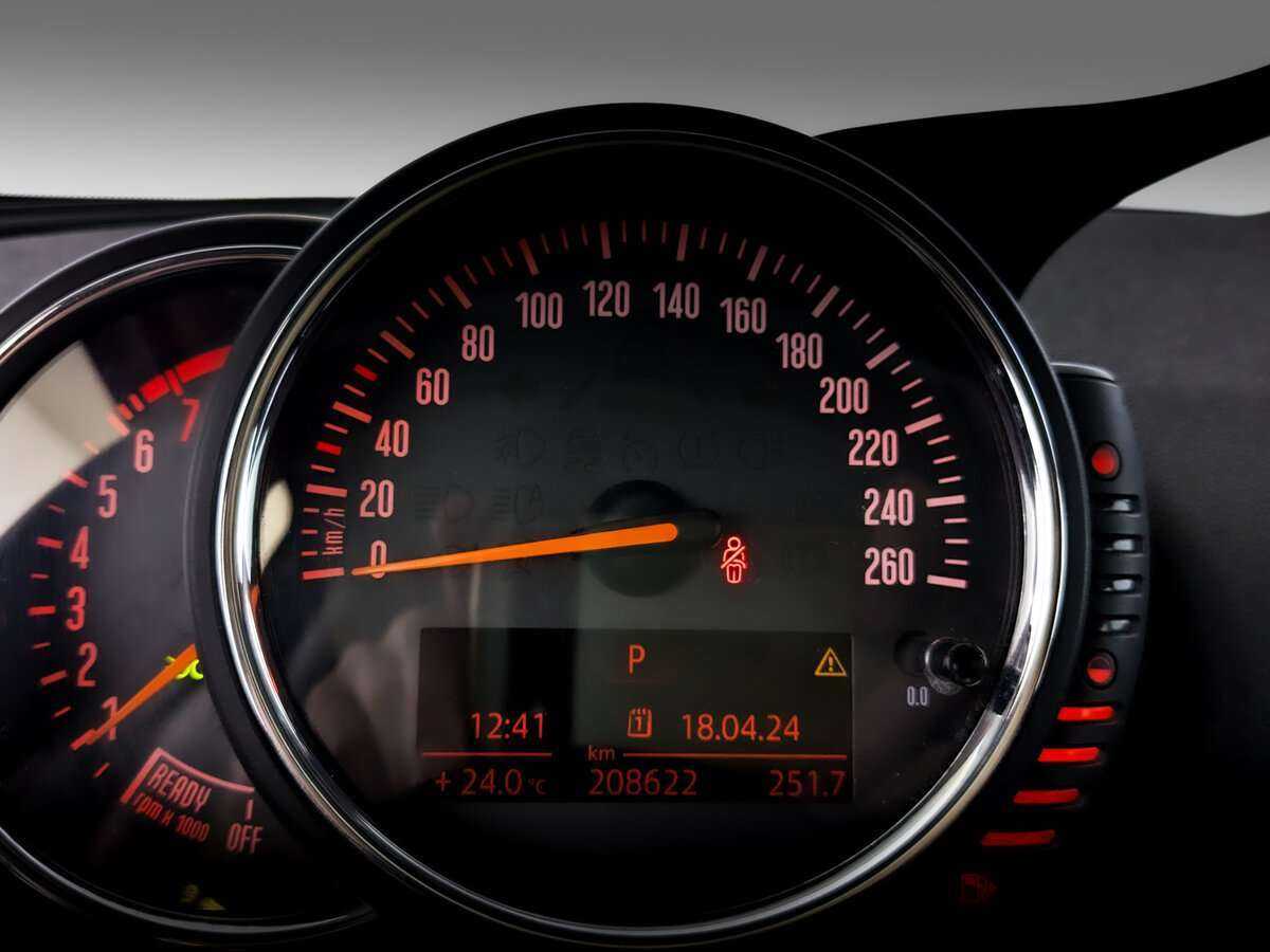 Mini Clubman с пробегом — 2017 год. Фото: #10