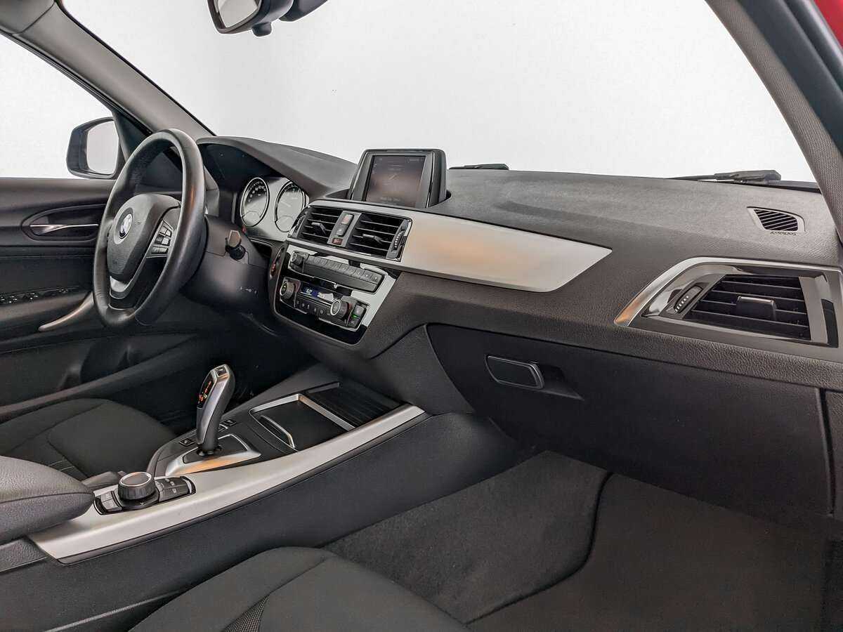 BMW 1 серии с пробегом — 2017 год. Фото: #8