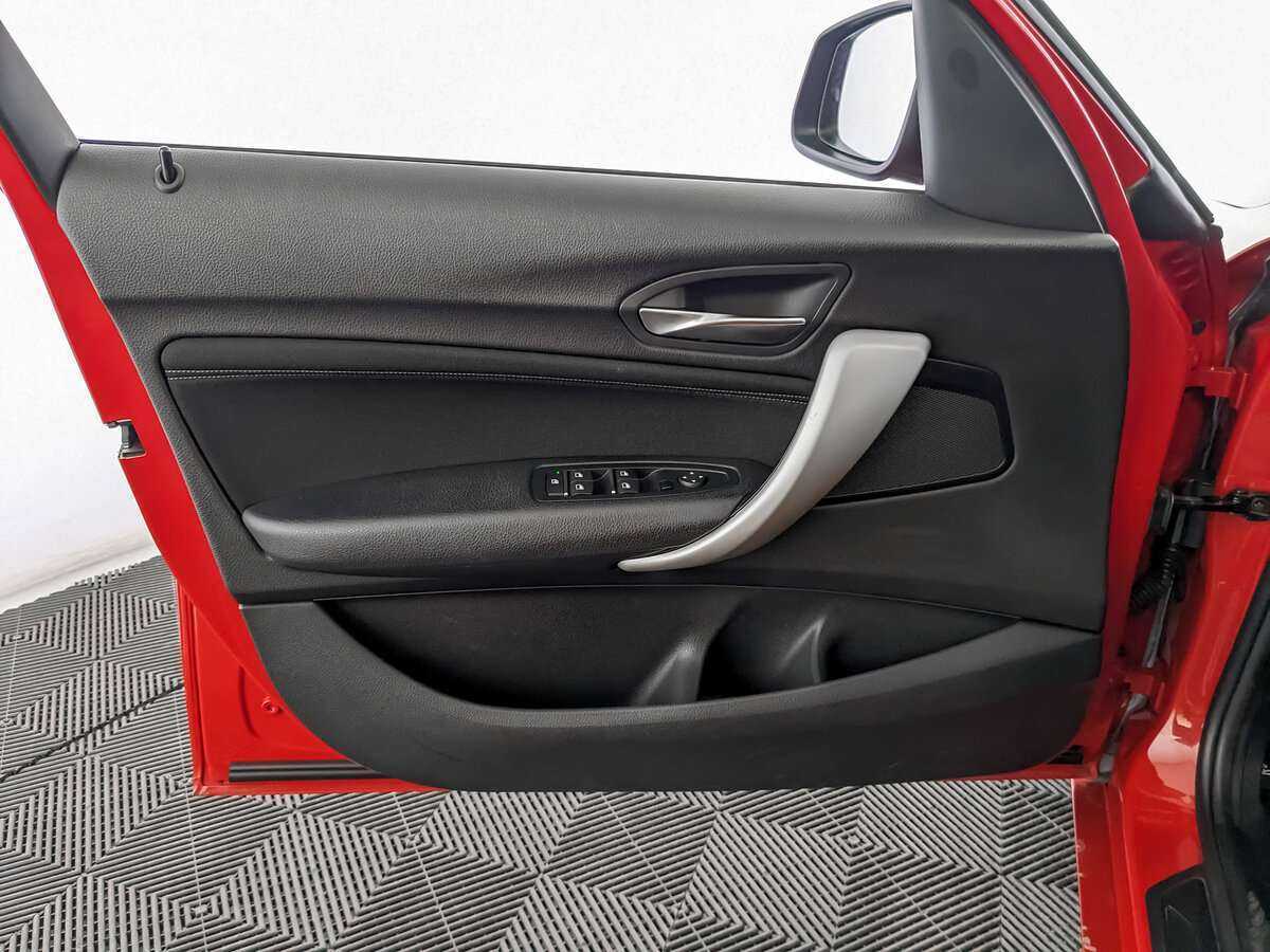 BMW 1 серии с пробегом — 2017 год. Фото: #14