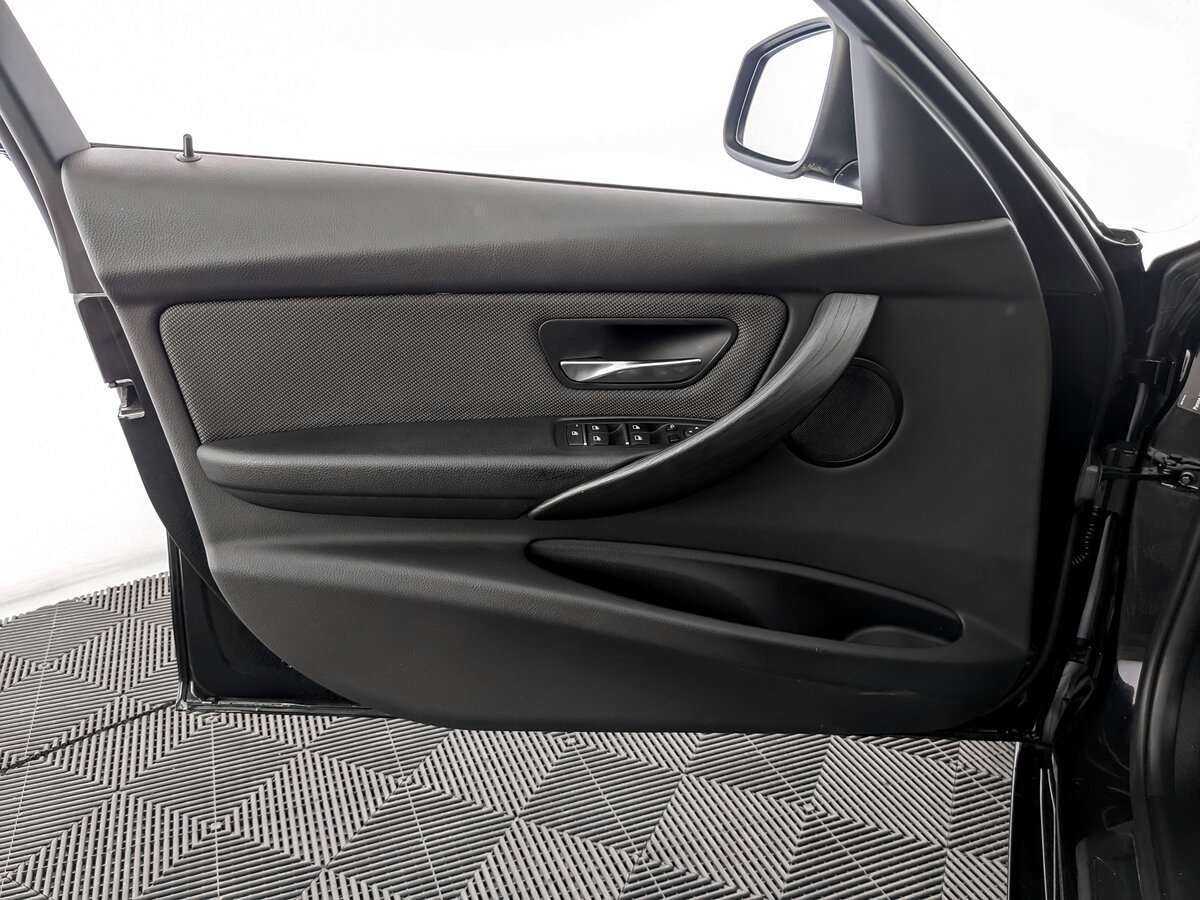 BMW 3 серии с пробегом — 2019 год. Фото: #13