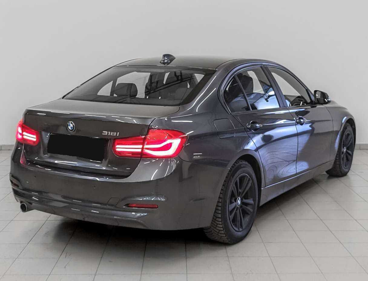 BMW 3 серии с пробегом — 2018 год. Фото: #4