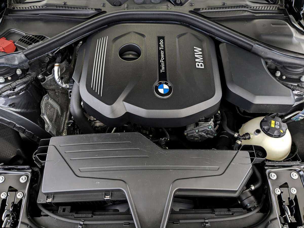 BMW 3 серии с пробегом — 2018 год. Фото: #8