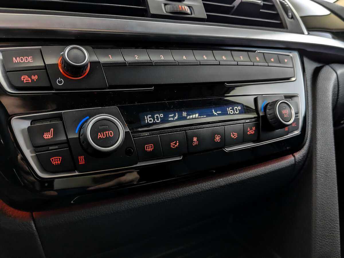 BMW 3 серии с пробегом — 2017 год. Фото: #19