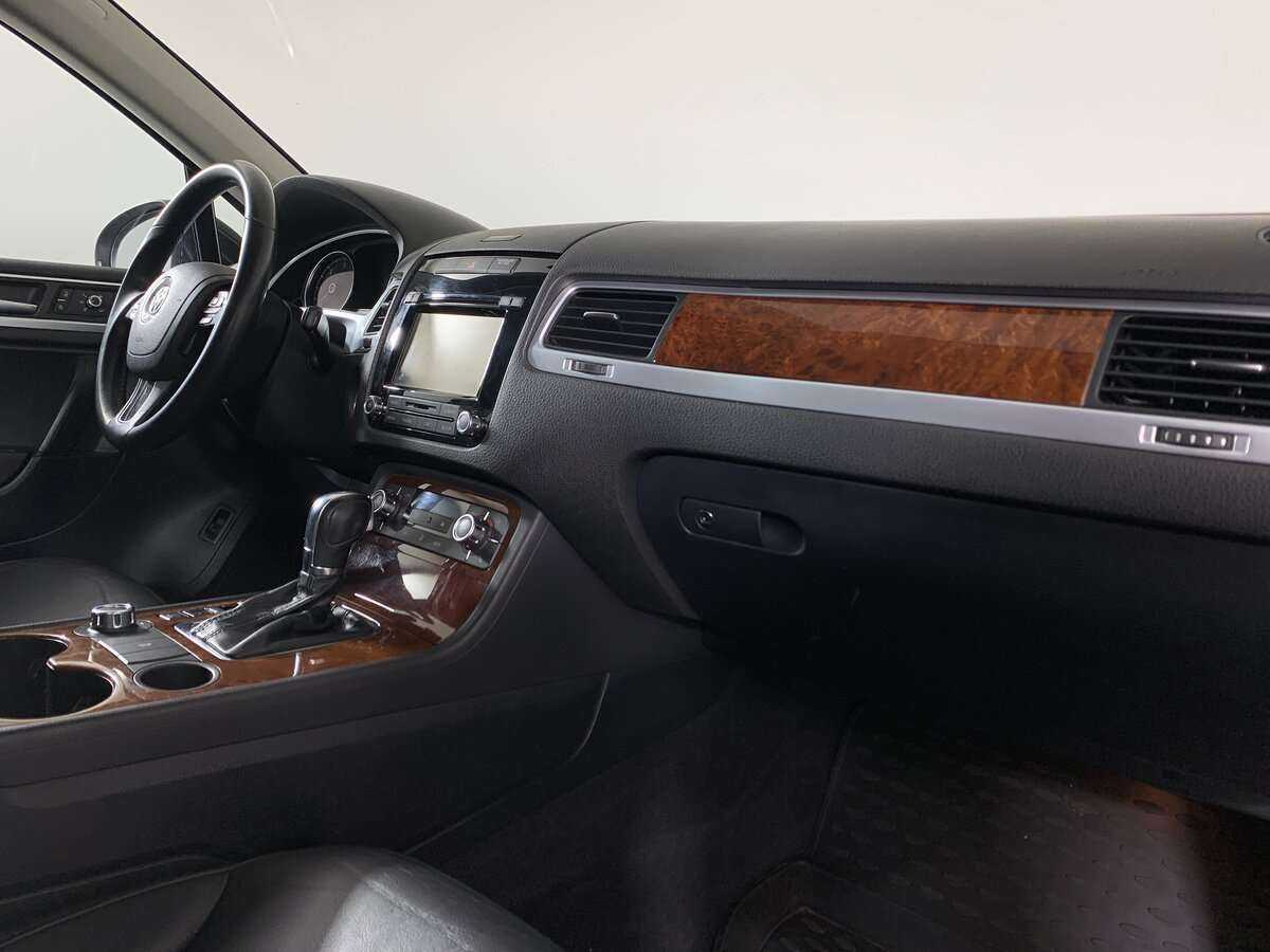 Volkswagen Touareg с пробегом — 2012 год. Фото: #11