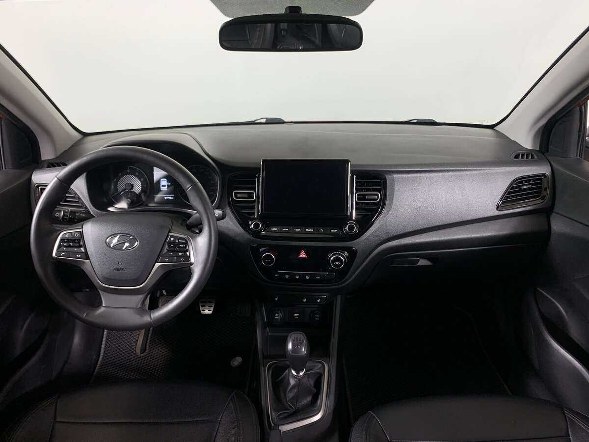 Hyundai Solaris с пробегом — 2022 год. Фото: #9