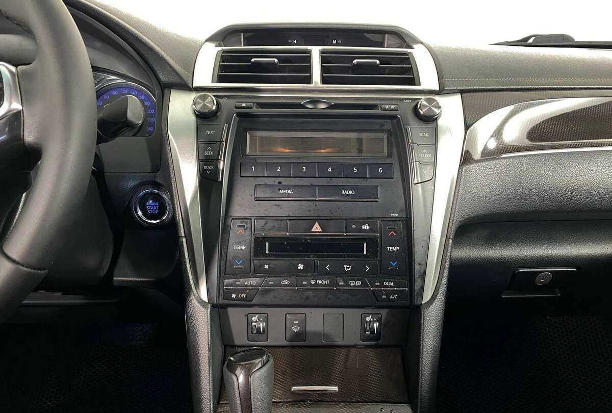 Toyota Camry с пробегом — 2017 год. Фото: #11