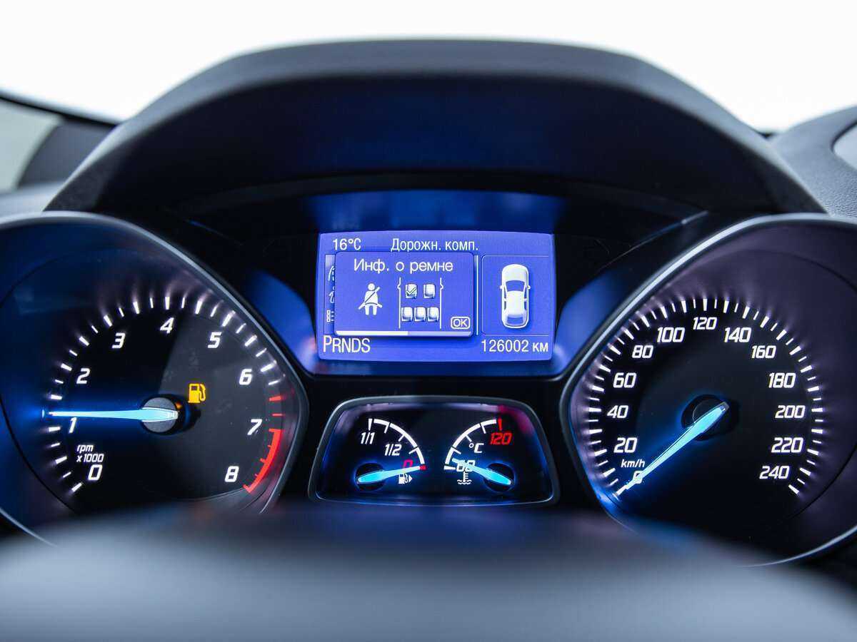 Ford Kuga с пробегом — 2015 год. Фото: #16