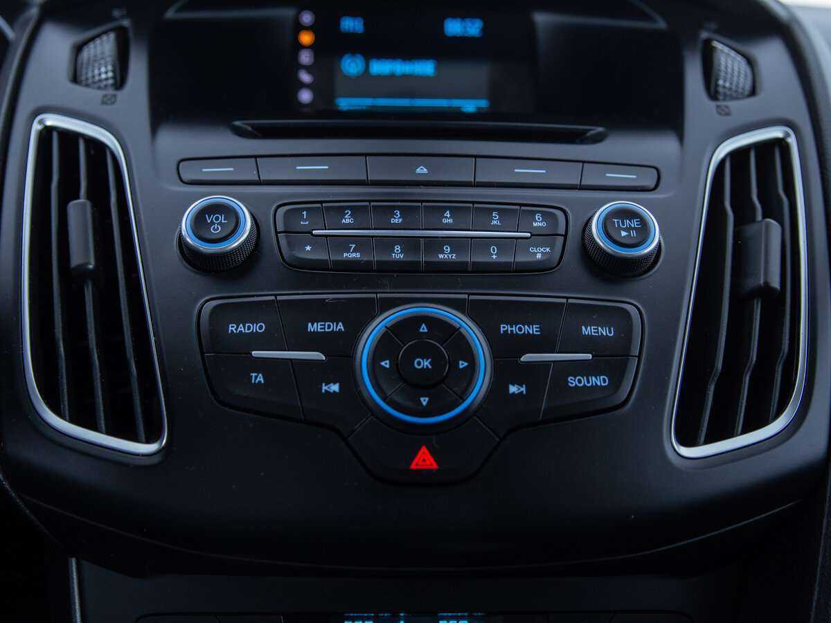 Ford Focus с пробегом — 2015 год. Фото: #15