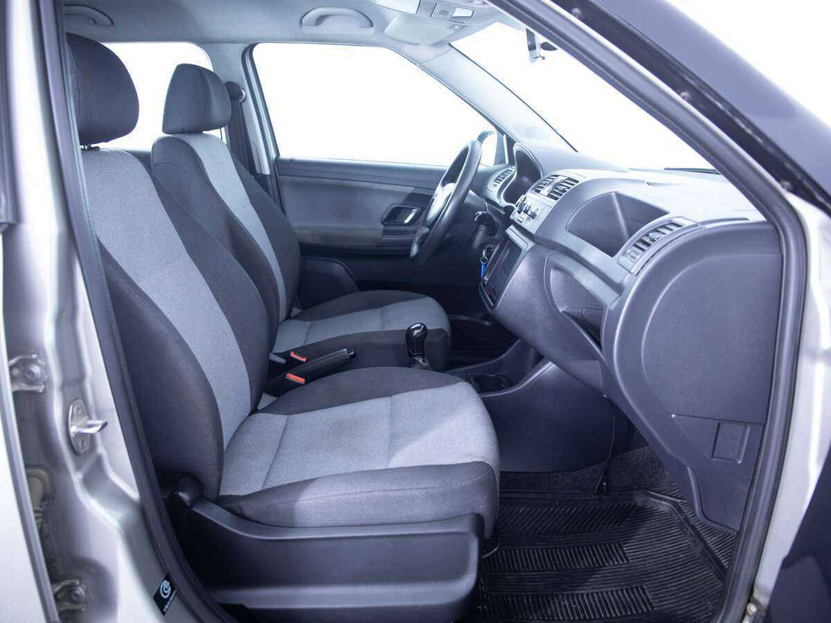 Skoda Fabia с пробегом — 2013 год. Фото: #9