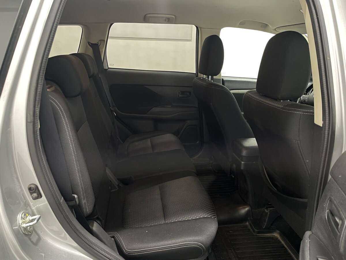 Mitsubishi Outlander с пробегом — 2016 год. Фото: #6