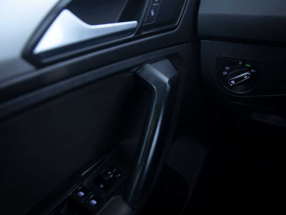 Volkswagen Tiguan с пробегом — 2018 год. Фото: #11