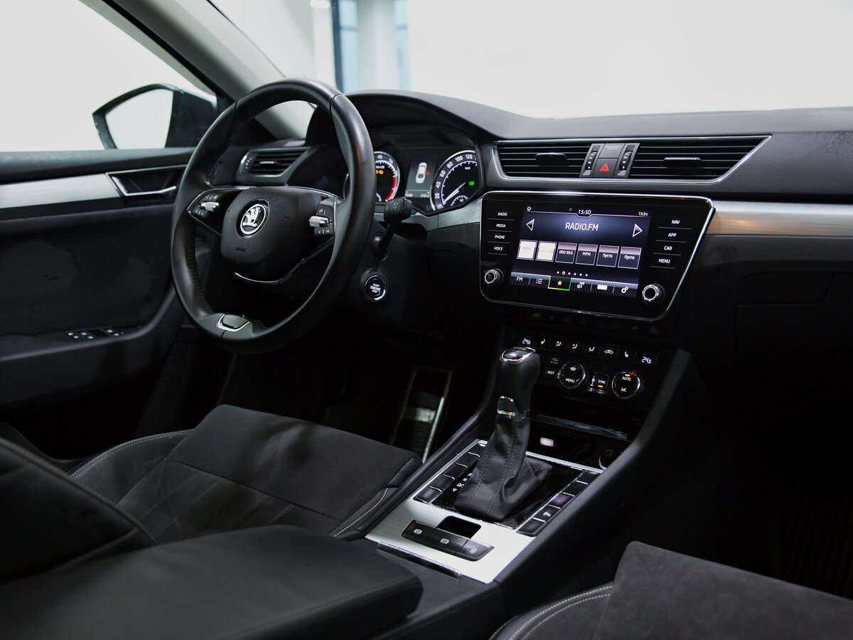Skoda Superb с пробегом — 2021 год. Фото: #9