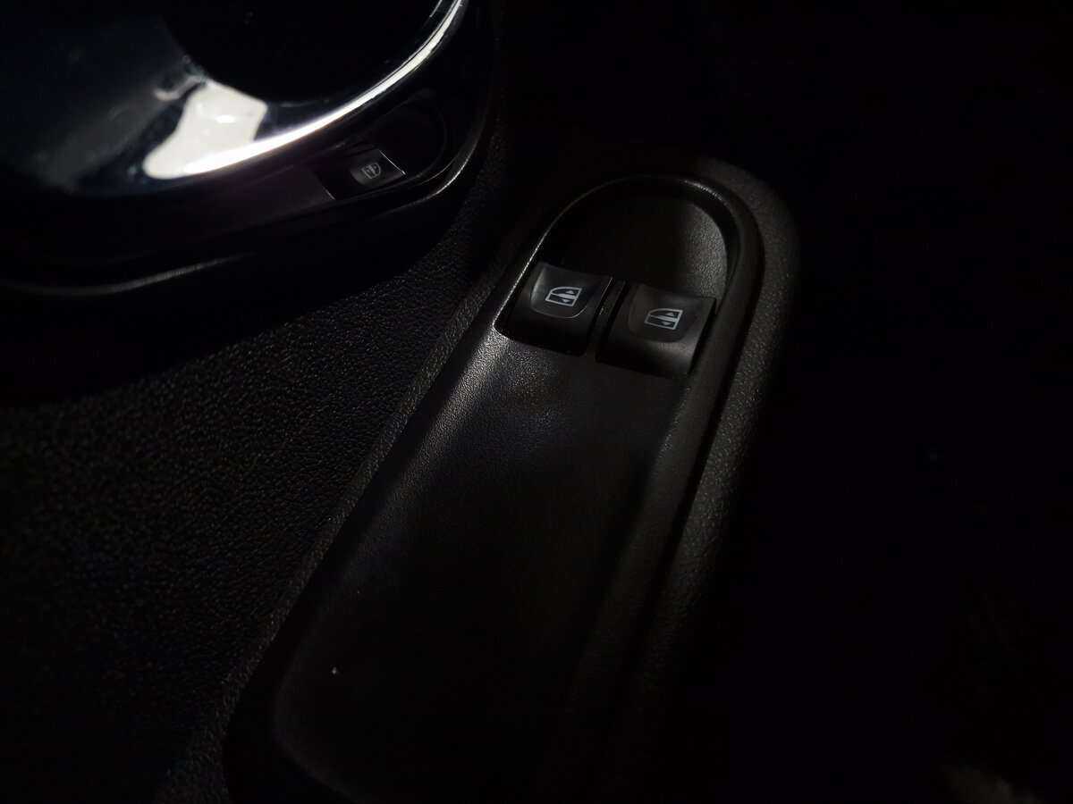 Nissan Terrano с пробегом — 2016 год. Фото: #8