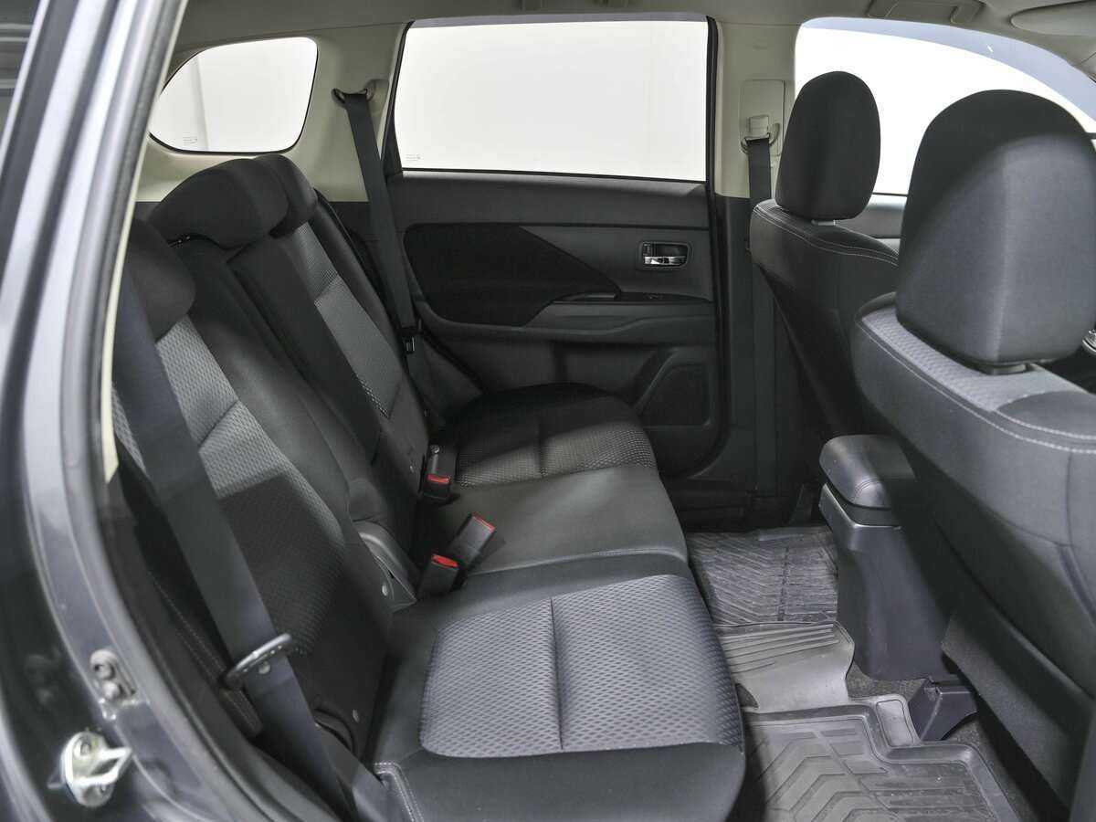 Mitsubishi Outlander с пробегом — 2018 год. Фото: #15