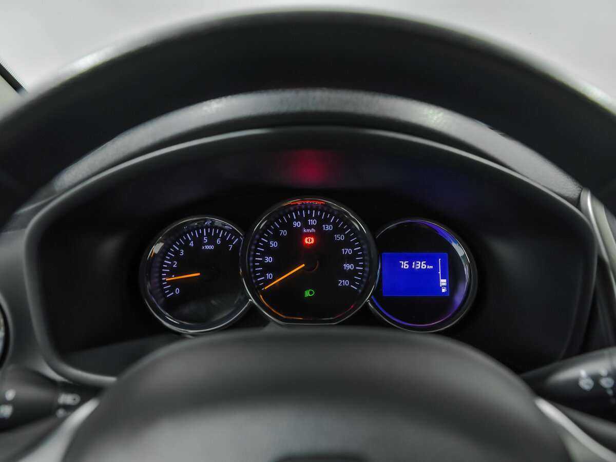 Renault Logan с пробегом — 2018 год. Фото: #6