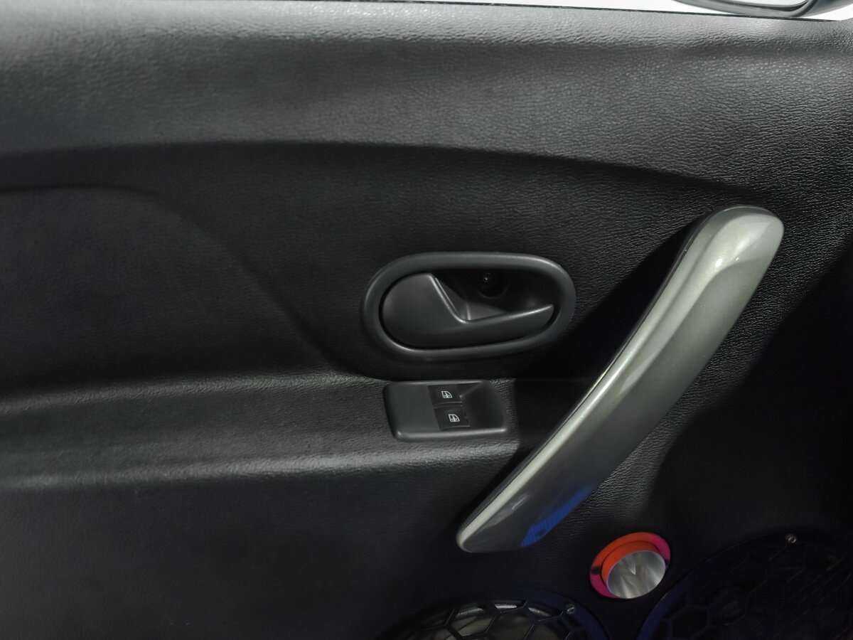 Renault Logan с пробегом — 2018 год. Фото: #10