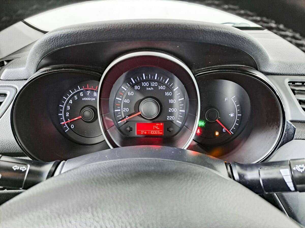 Kia Rio с пробегом — 2016 год. Фото: #10