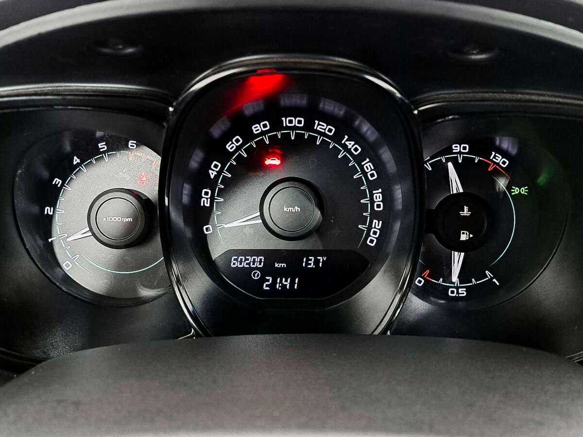 Lada (ВАЗ) Vesta с пробегом — 2016 год. Фото: #9