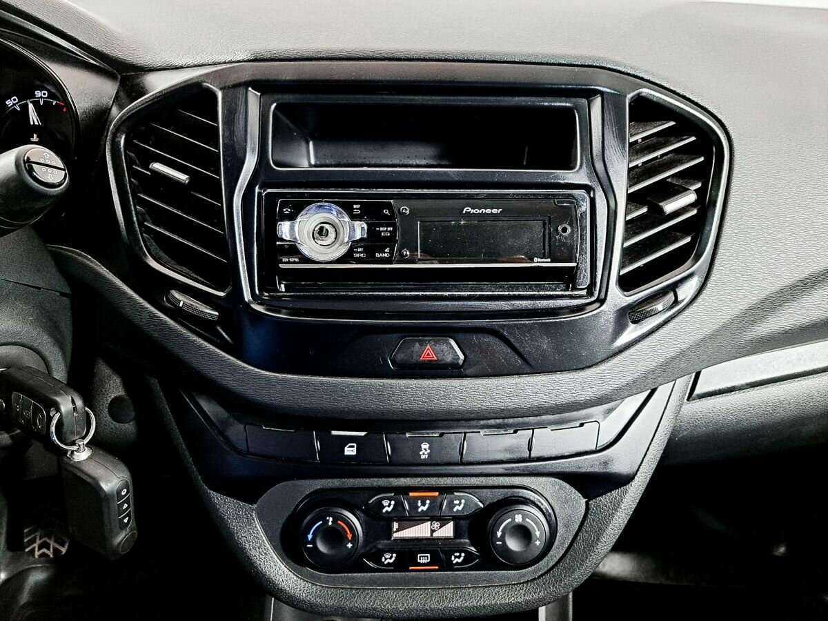 Lada (ВАЗ) Vesta с пробегом — 2016 год. Фото: #11