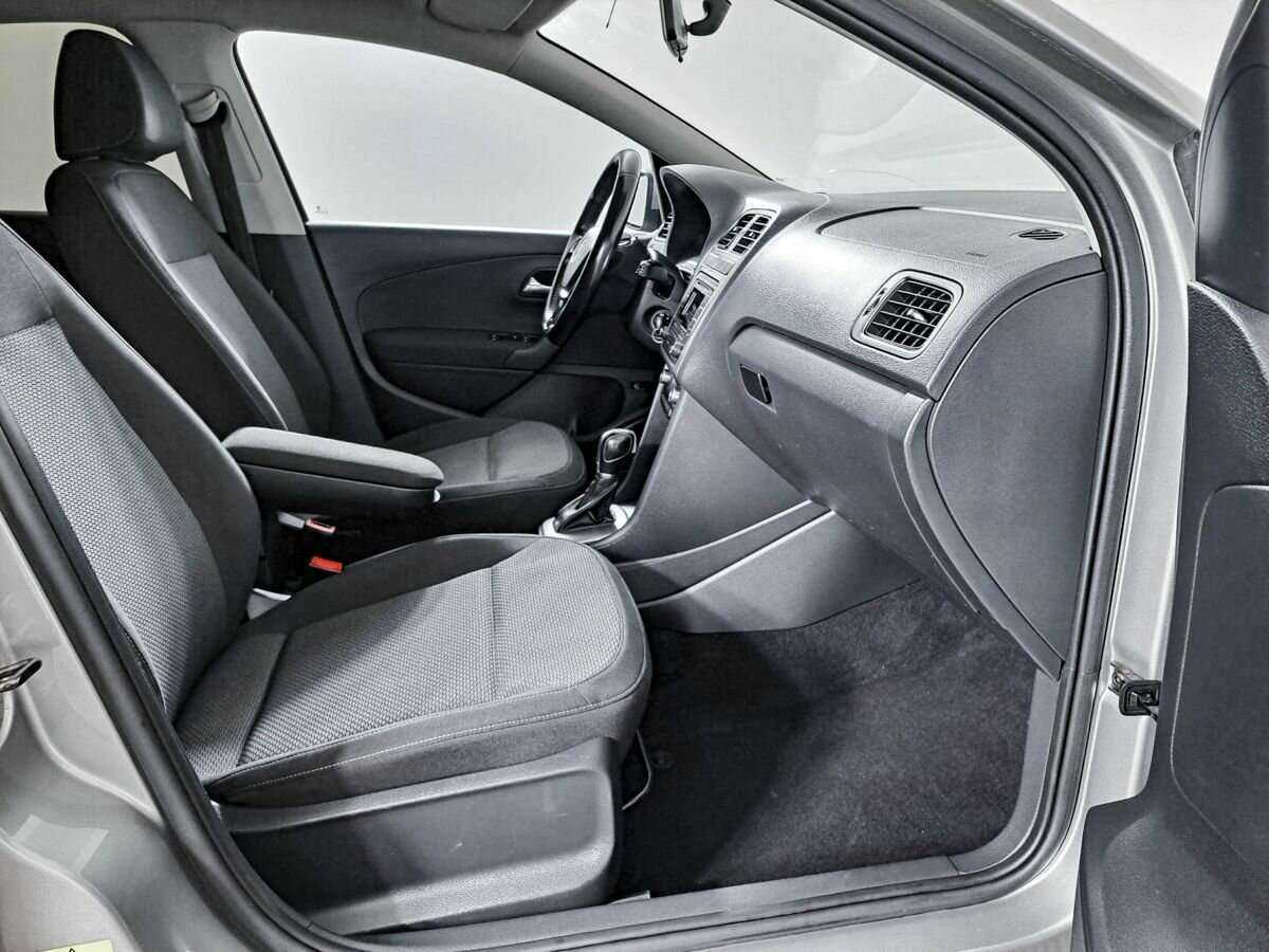 Volkswagen Polo с пробегом — 2017 год. Фото: #8