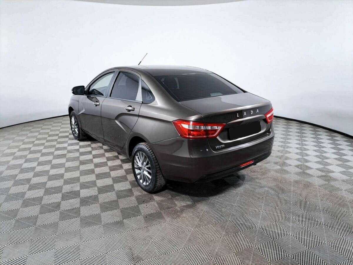 Lada (ВАЗ) Vesta с пробегом — 2018 год. Фото: #6