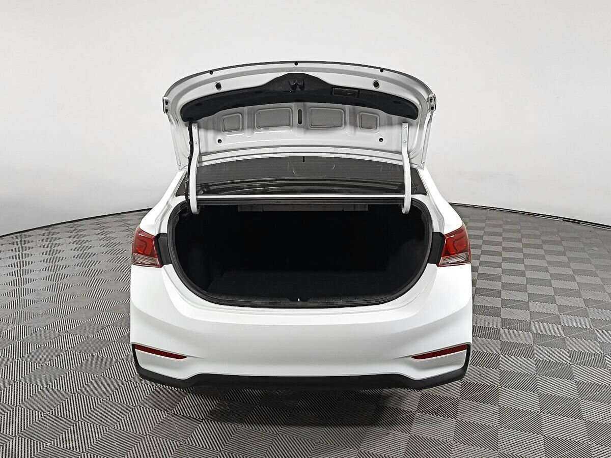 Hyundai Solaris с пробегом — 2017 год. Фото: #9