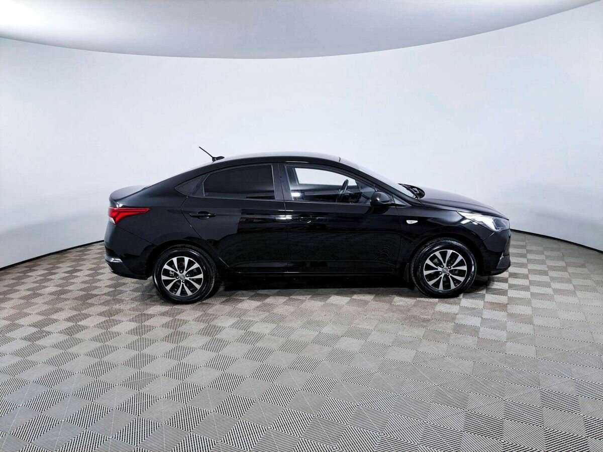 Hyundai Solaris с пробегом — 2022 год. Фото: #3